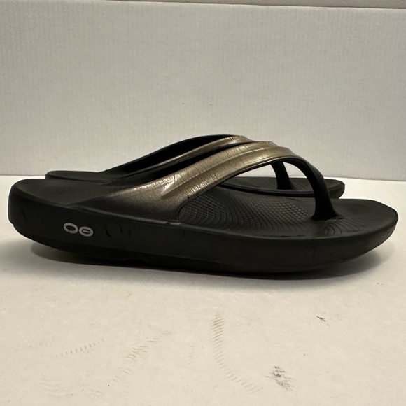 Oofos WOMEN'S OOLALA LUXE SANDAL - LATTE
Size 9.0 - Picture 3 of 12